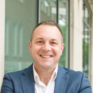 Dr. Chris Barnes